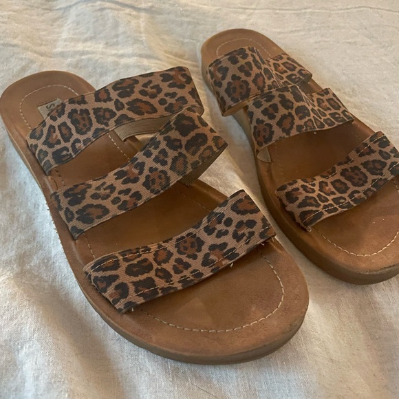 Steve Madden Sandals - Picture 2 of 3